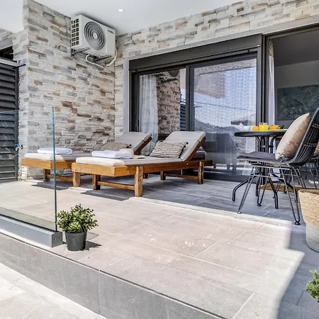 Oceanida Penelope Lyxury Suite Nikiana Exterior photo